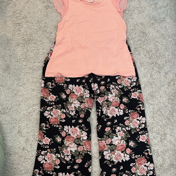 Double Click Wide Leg Floral Pants - Picture 15 of 16